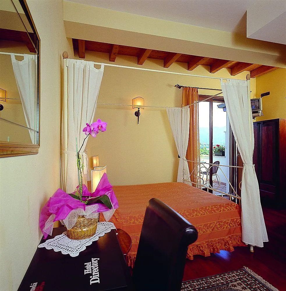 Locanda Da Vittorio Manerba del Garda 0*,