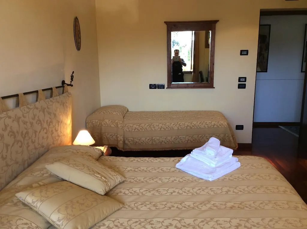 Locanda Da Vittorio Manerba del Garda Casa di campagna